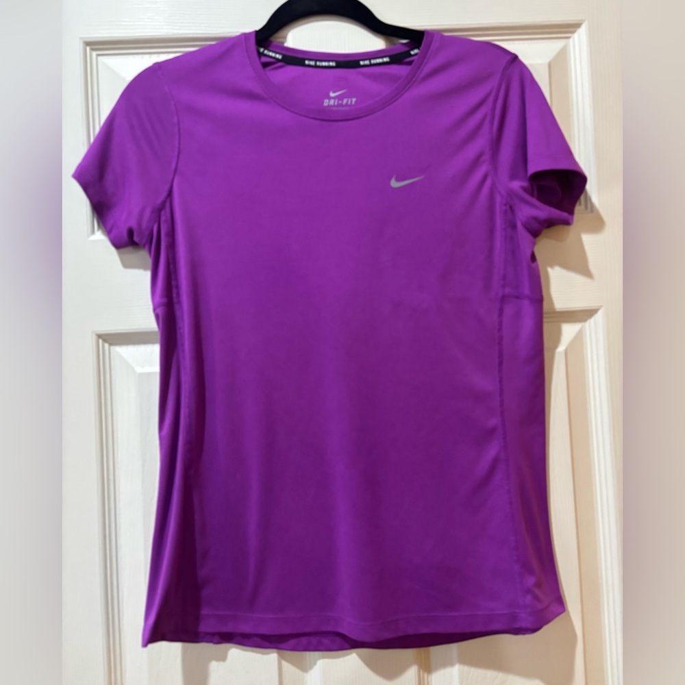 Nike Purple Fitted Short Sleeve dri-fit T-Shirt